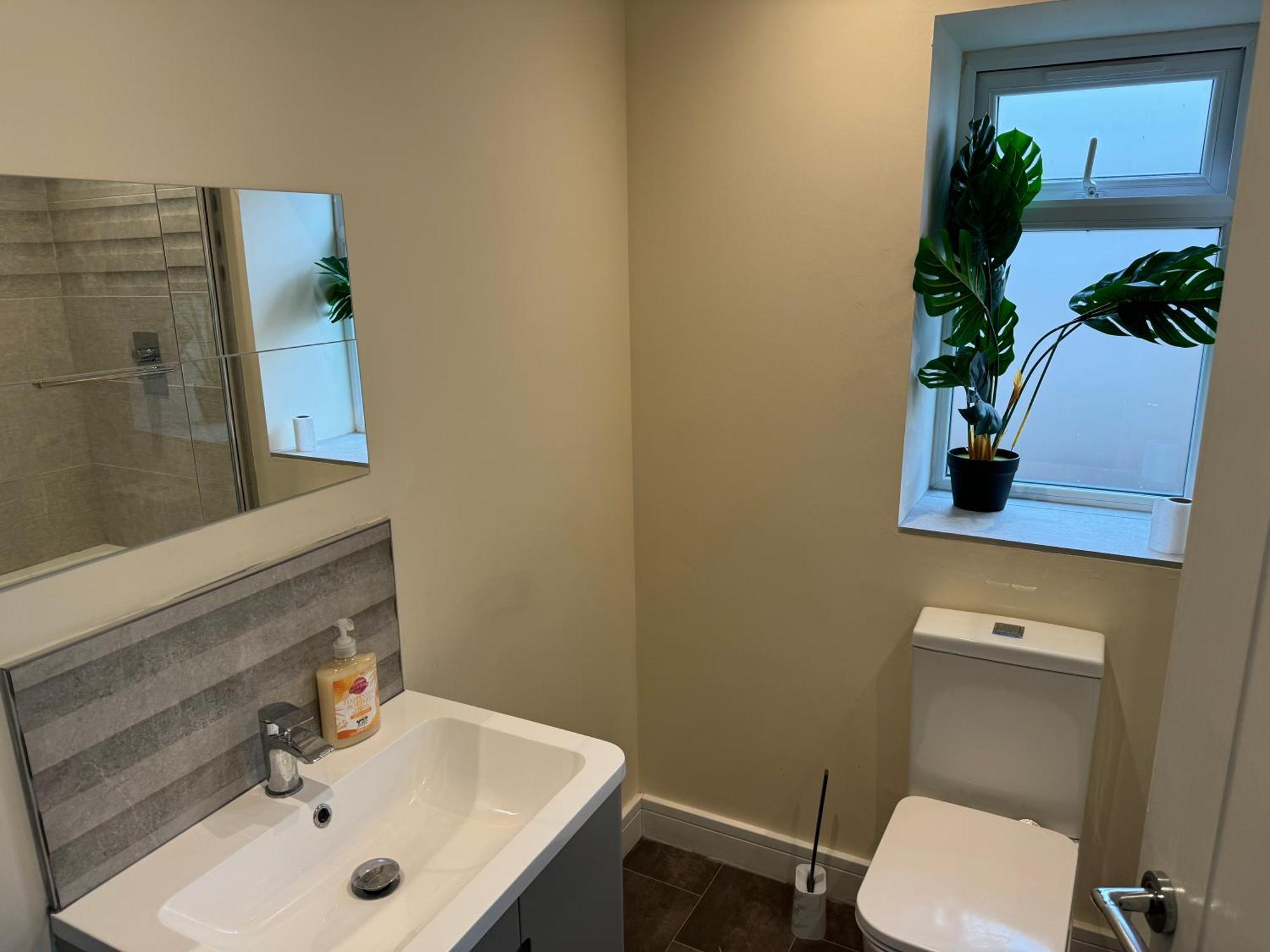 Bath Rd Villa ケインシャム エクステリア 写真