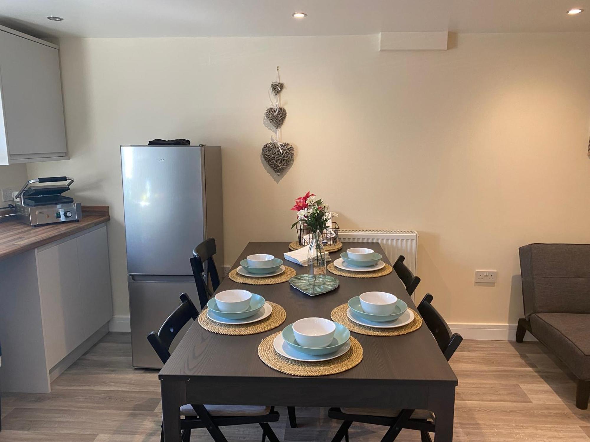 Bath Rd Villa ケインシャム エクステリア 写真