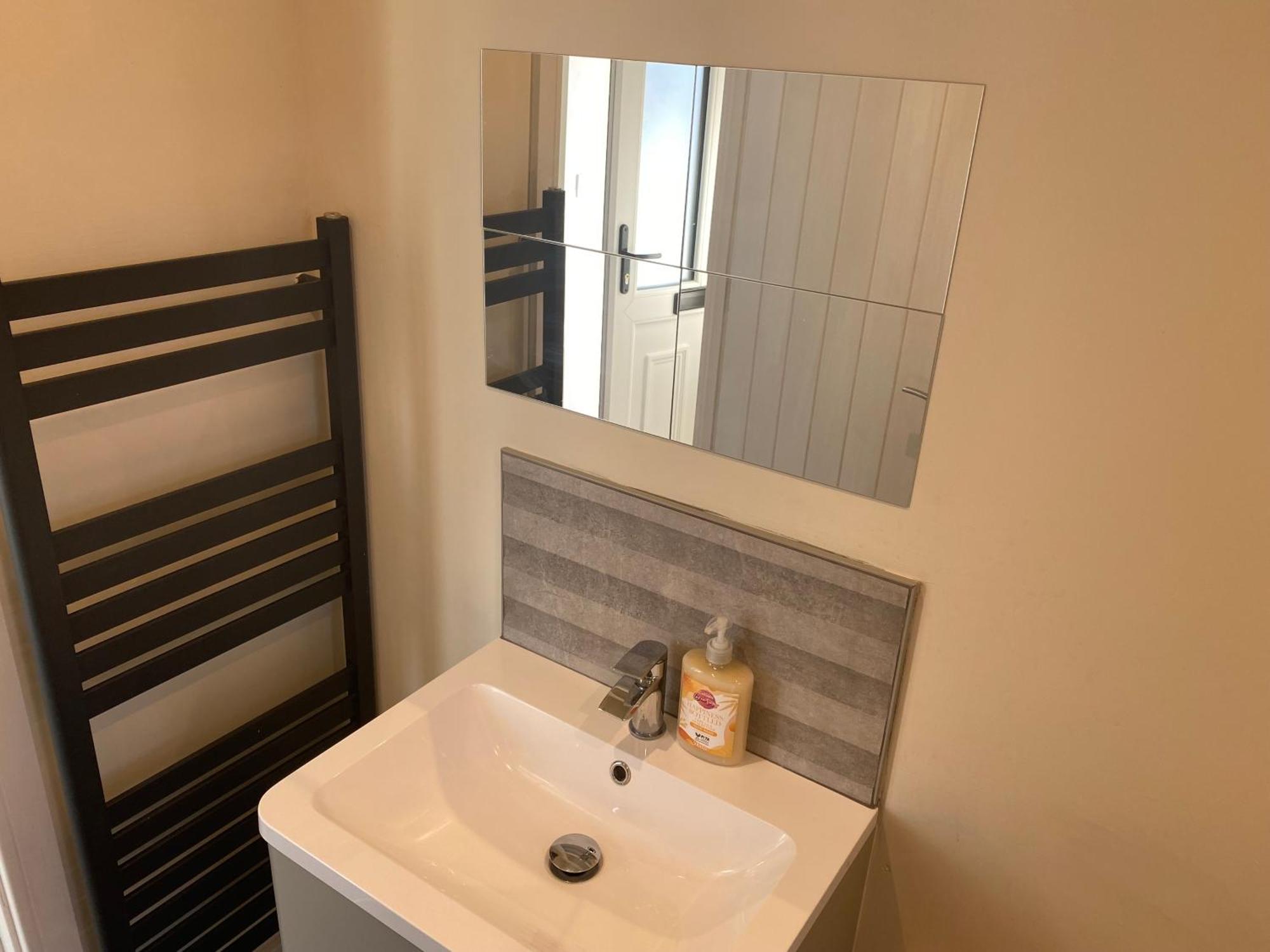 Bath Rd Villa ケインシャム エクステリア 写真