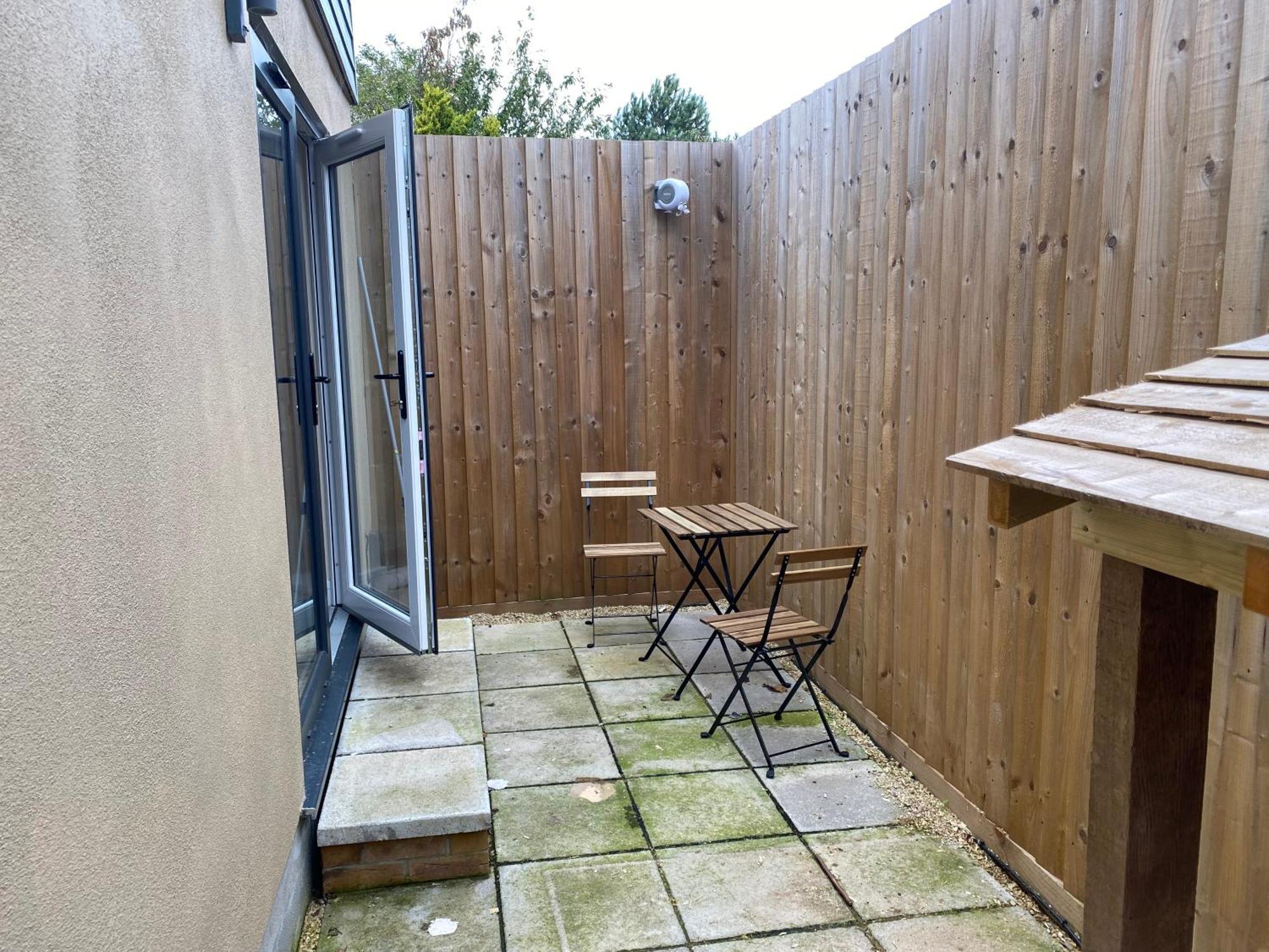 Bath Rd Villa ケインシャム エクステリア 写真